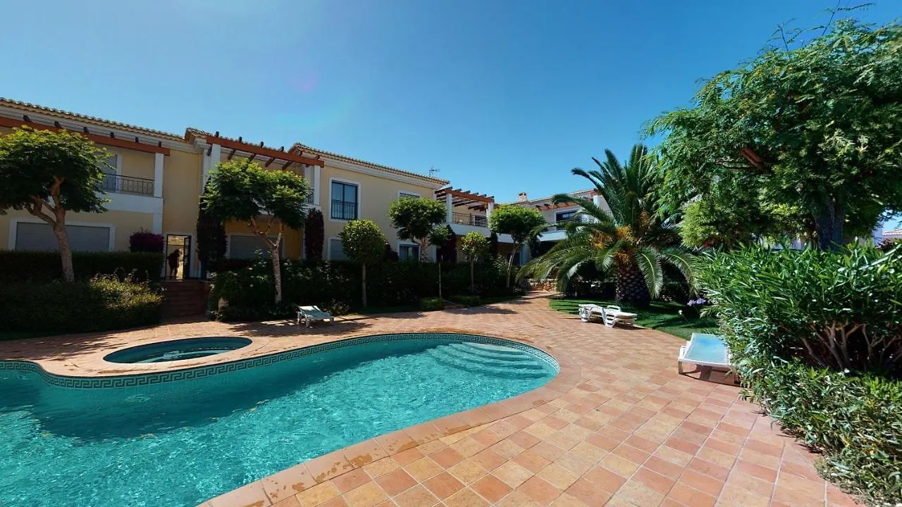 Amazing 2 Bedroom Apartment Near Beach With Pool Lagos